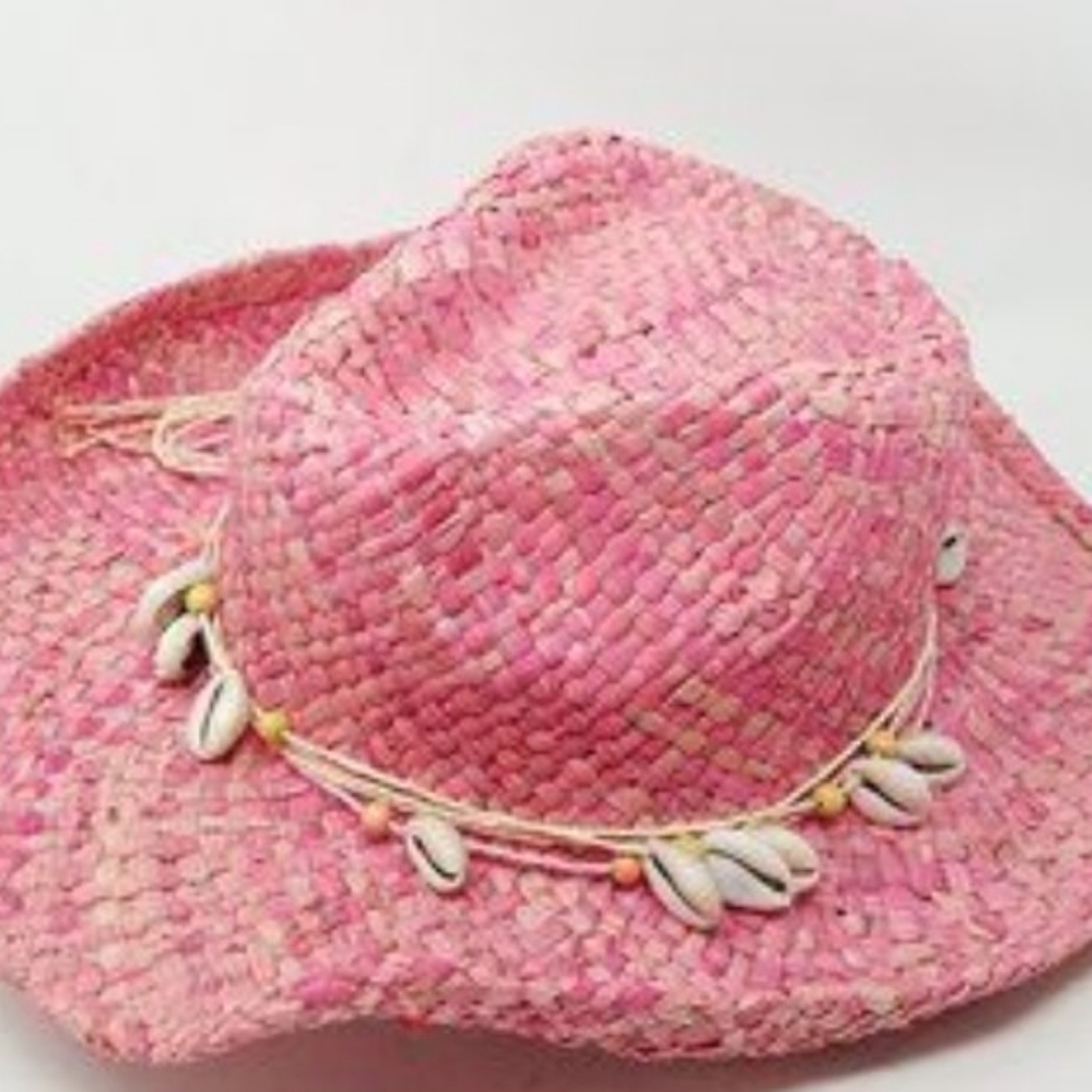 Beautiful unique western "drifter" har with conch shells around hat band.